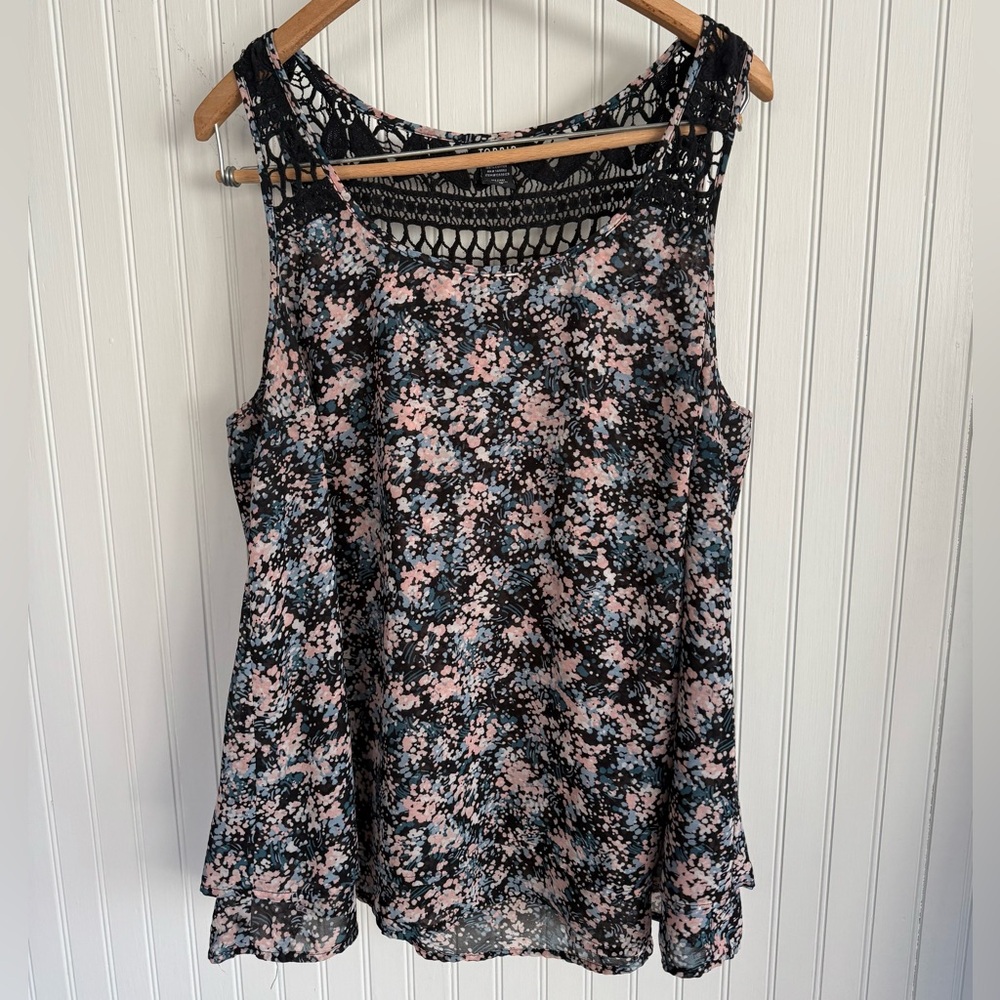 Torrid Floral Tank Top 100% Cotton with Black and Pink Pattern
